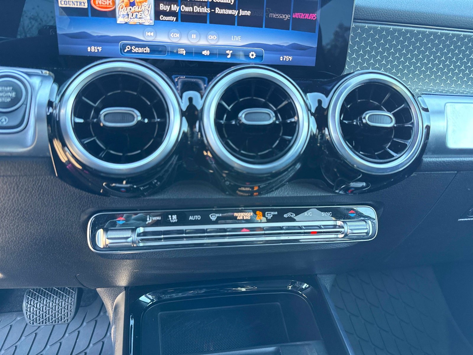 Used 2025 Mercedes-Benz GLB 250 image 26