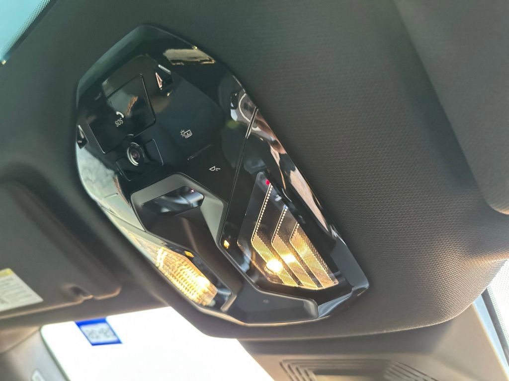 Used 2025 BMW iX xDrive50 w/ Premium Package image 27