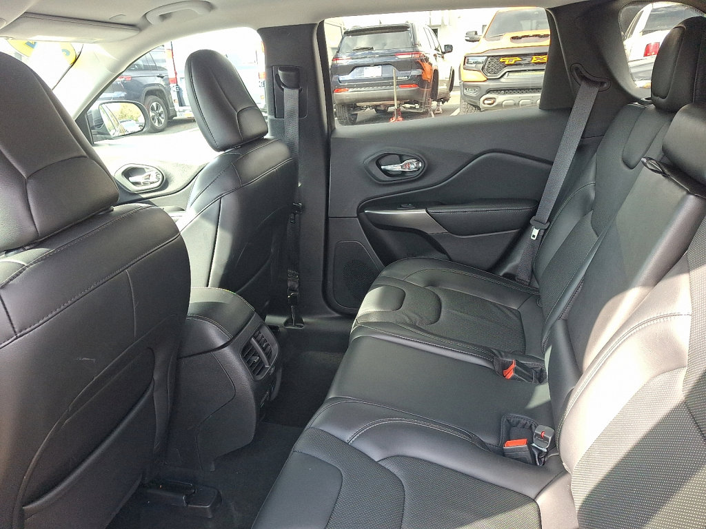 Used 2020 Jeep Cherokee Limited image 20