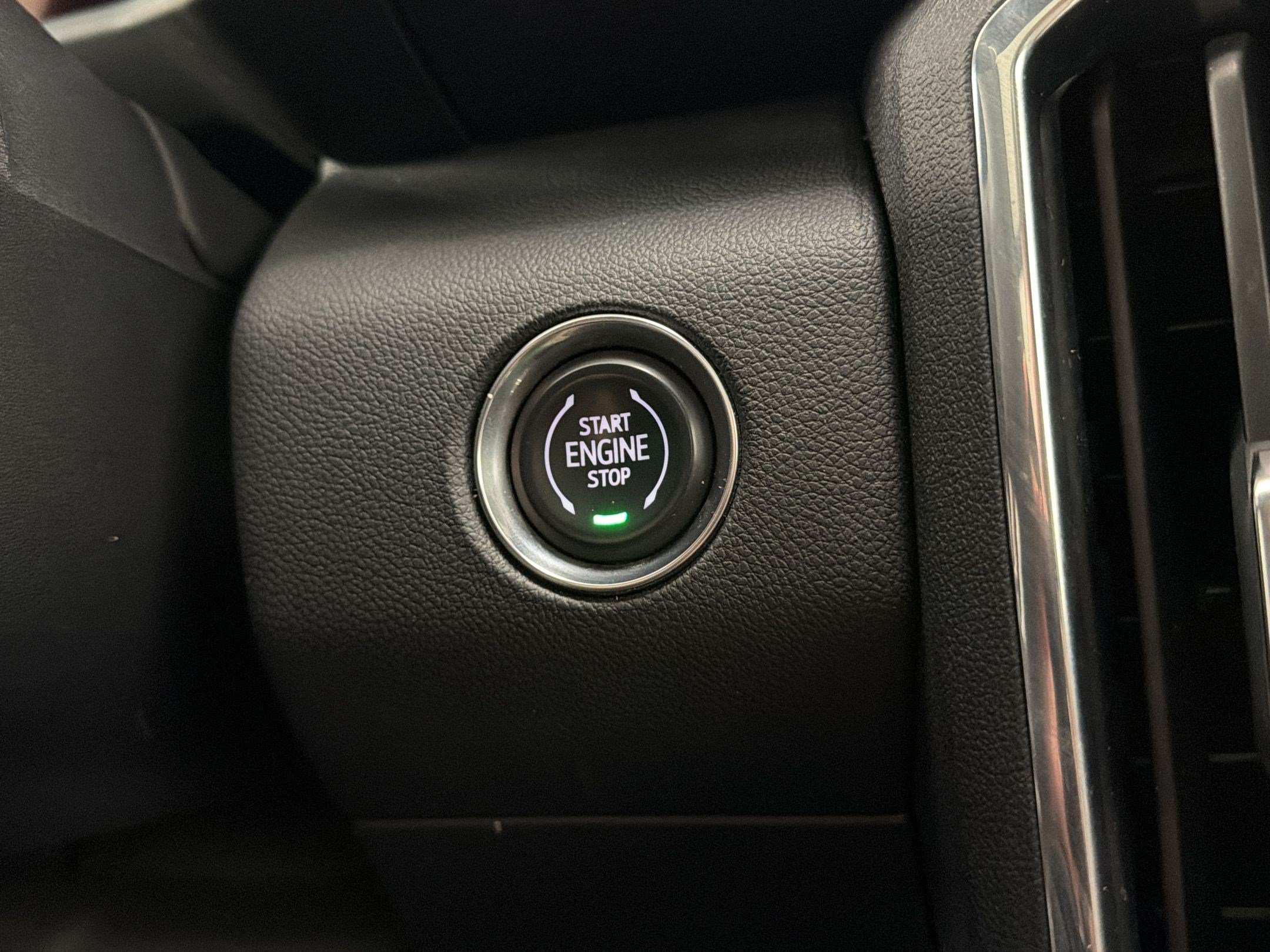 Used 2024 GMC Acadia Elevation w/ Luxury Package FWD image 16