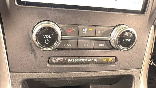 Used 2024 Ford Edge SE image 27