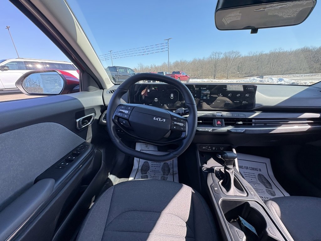 Used 2025 Kia K4 EX image 23