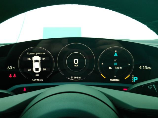 Used 2023 Porsche Taycan image 39