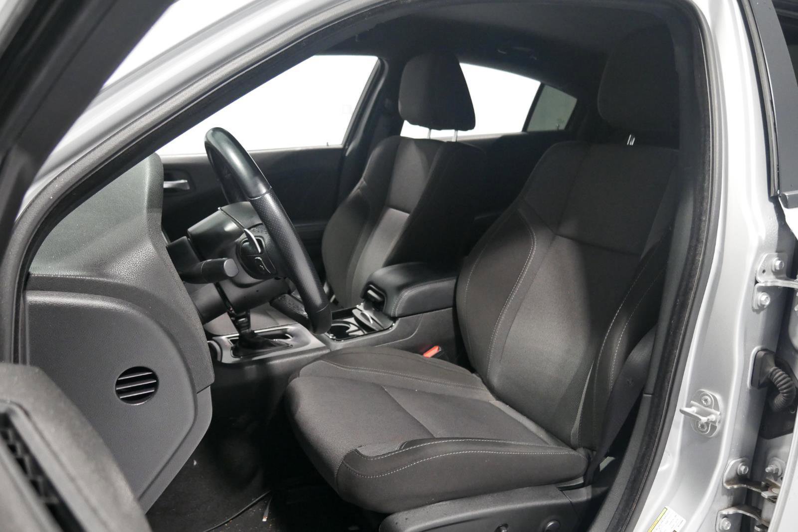 Used 2022 Dodge Charger SXT w/ Blacktop Package image 10