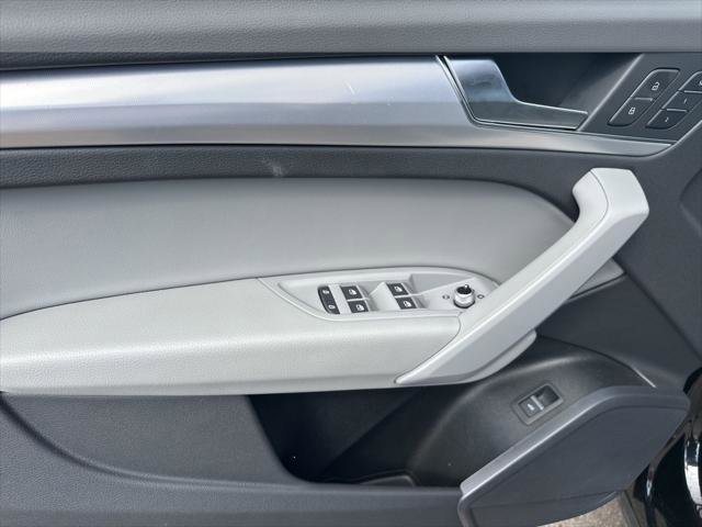 Certified 2025 Audi Q5 2.0T Premium w/ Convenience Plus Package image 8