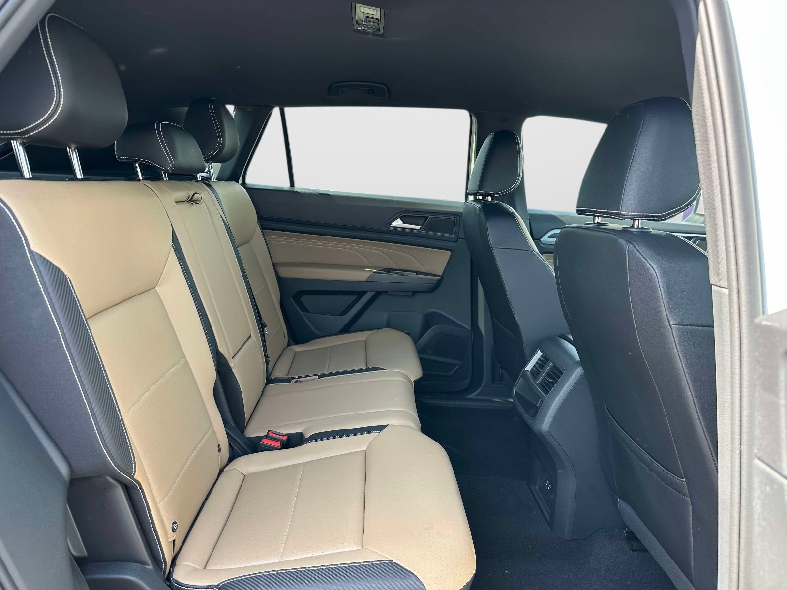 Certified 2023 Volkswagen Atlas Cross Sport SE AWD/4WD image 11