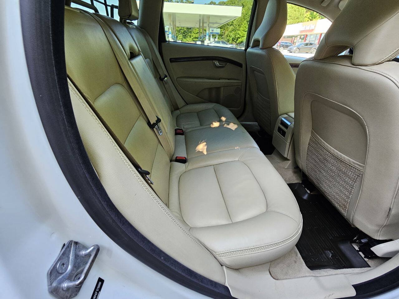 Used 2015 Volvo XC70 T5 Platinum w/ Protection Package FWD image 9