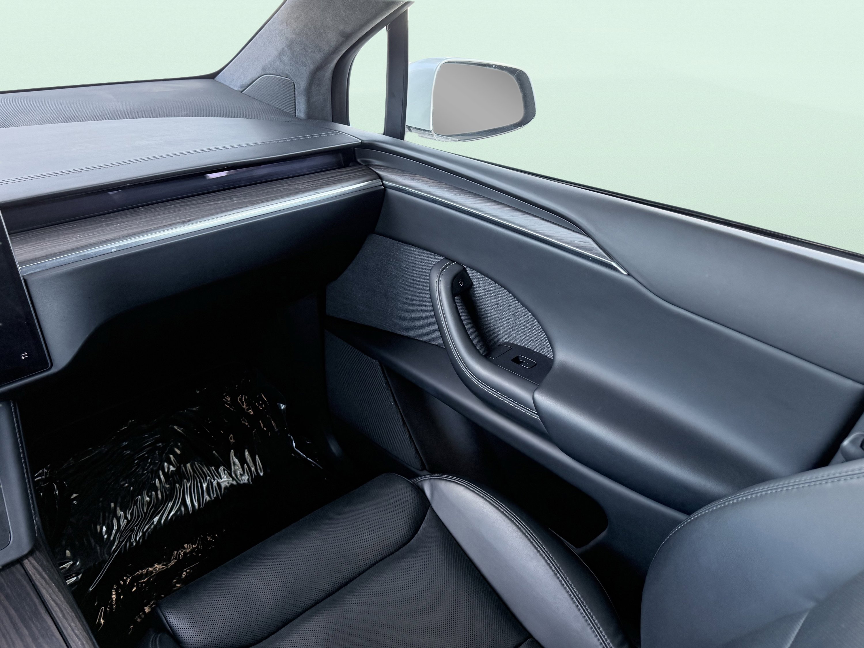 Used 2023 Tesla Model X image 73