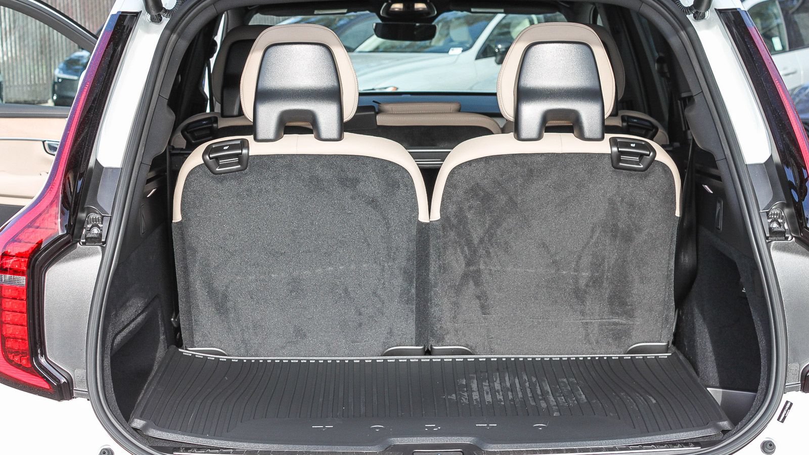 New 2026 Volvo XC90 T8 Plus w/ Protection Package AWD/4WD image 13