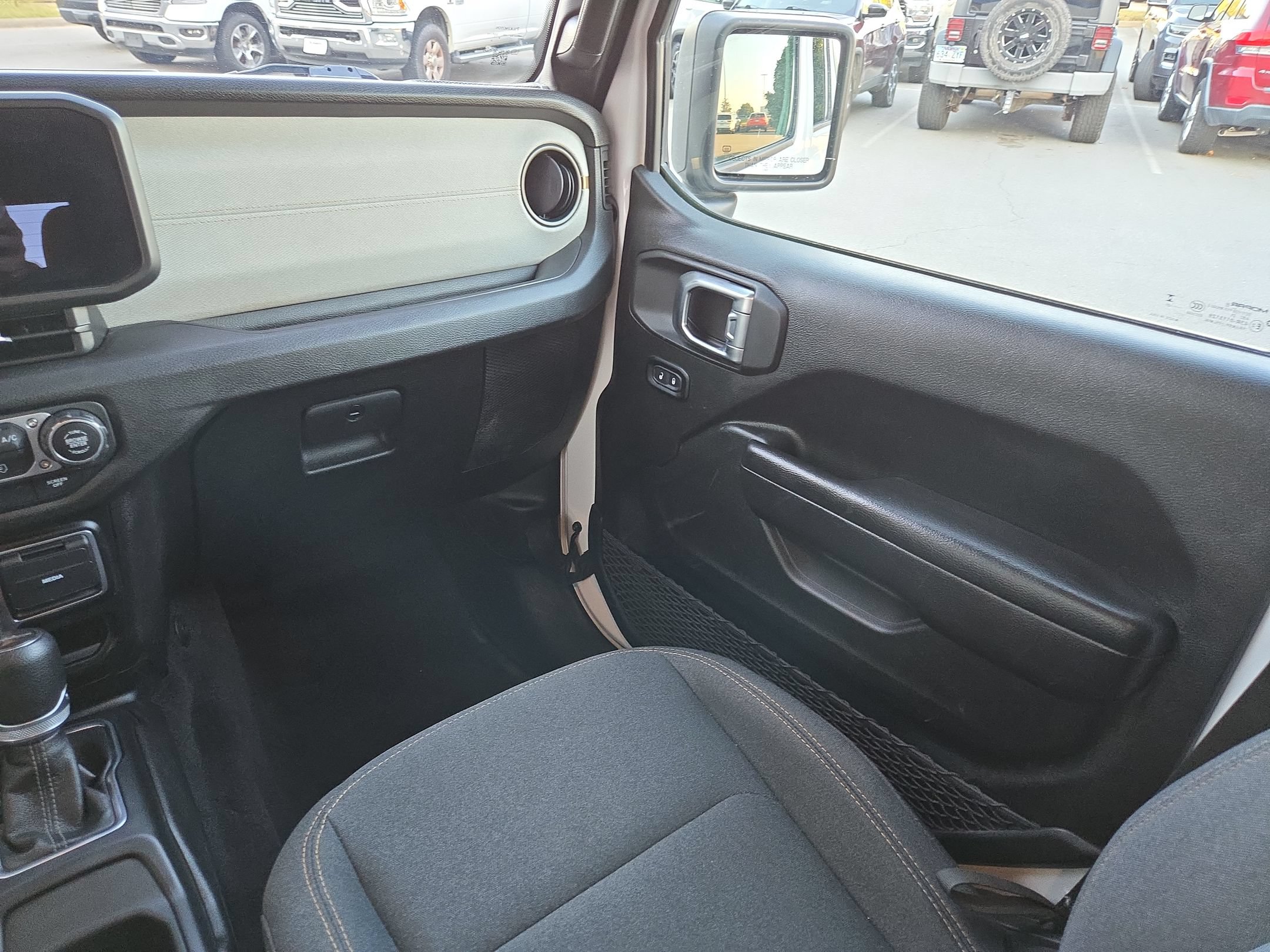 Used 2025 Jeep Gladiator Sport AWD/4WD image 11