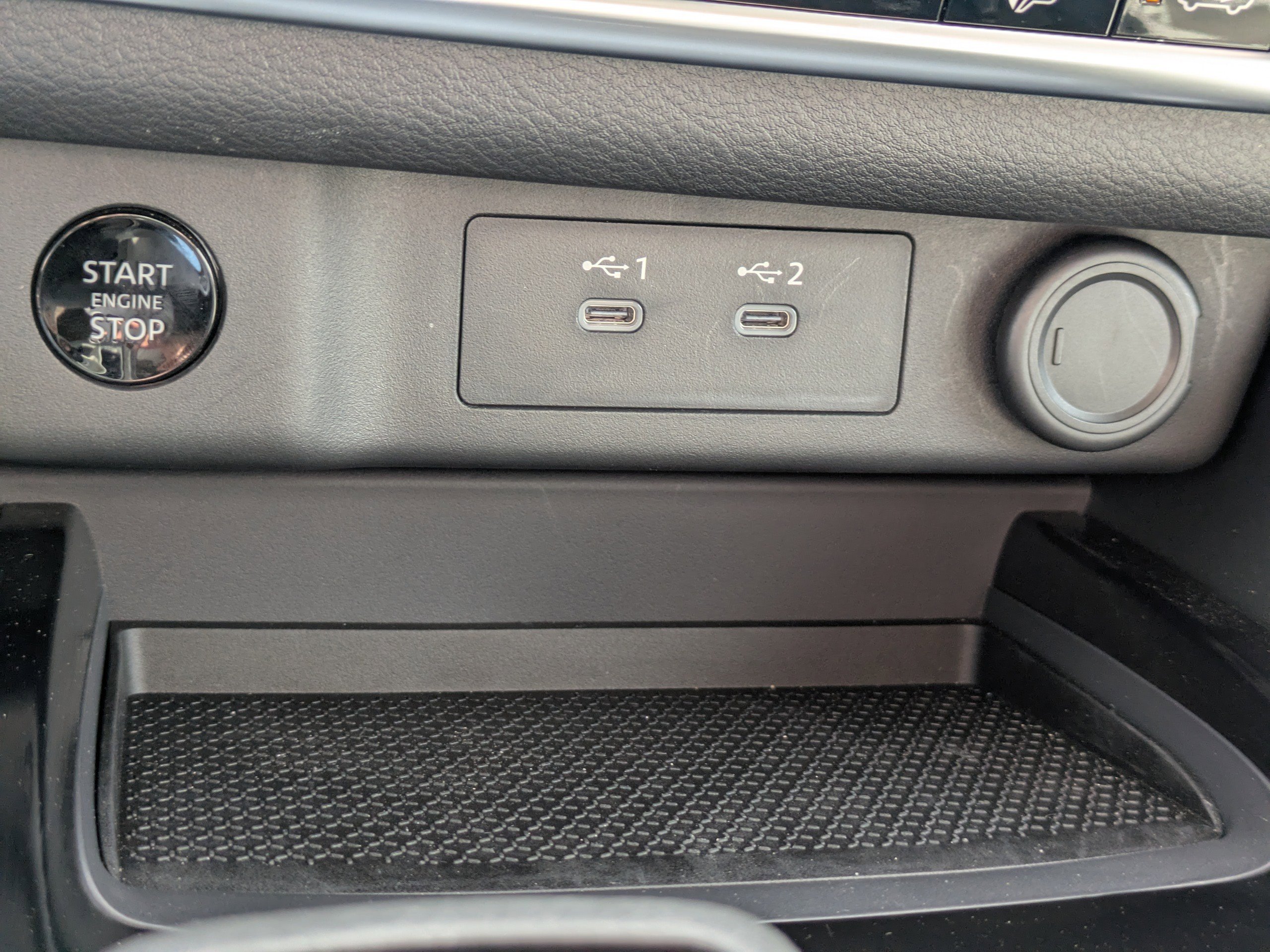 Certified 2025 Nissan Rogue SV image 24