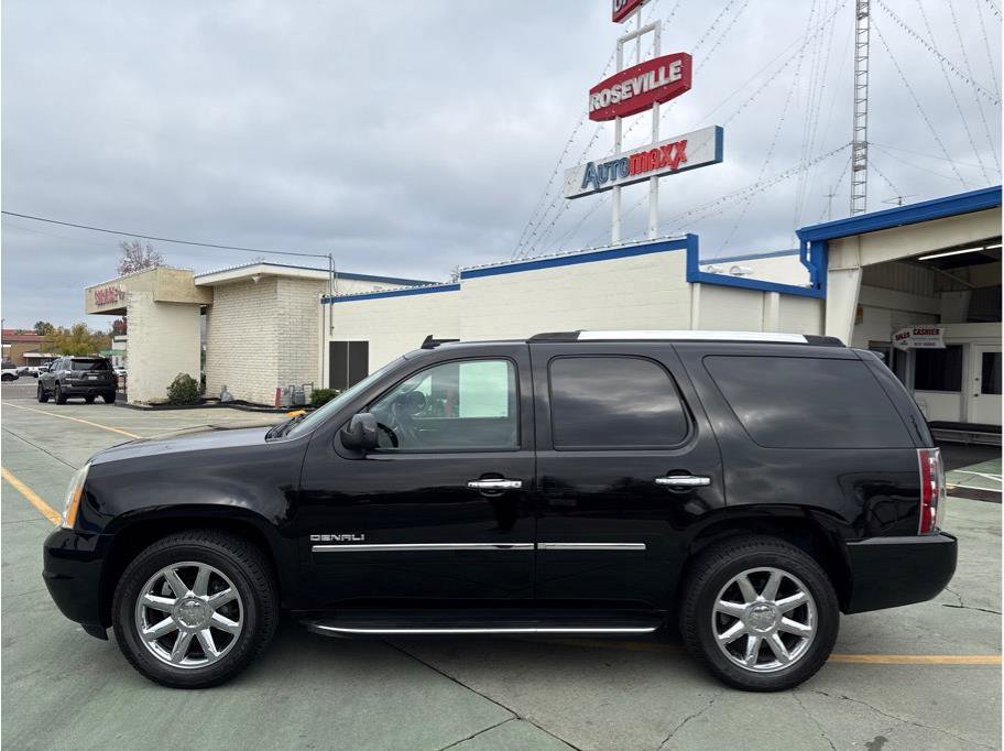 Used 2010 GMC Yukon Denali image 9
