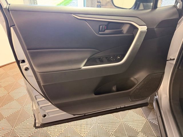 Used 2024 Toyota RAV4 LE AWD/4WD image 15