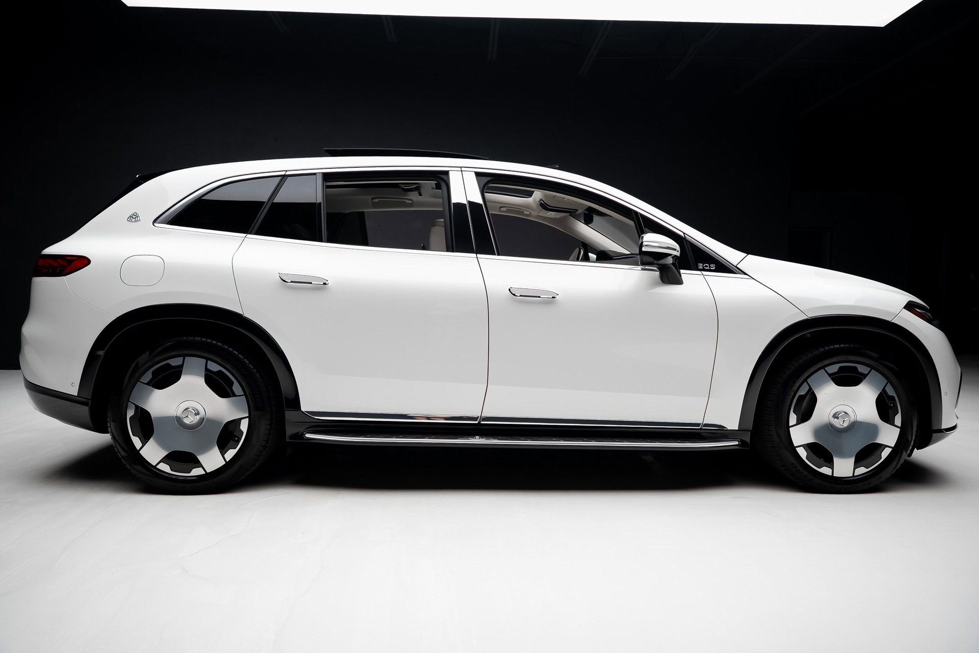 Used 2024 Mercedes-Benz Maybach EQS 680 4MATIC image 36