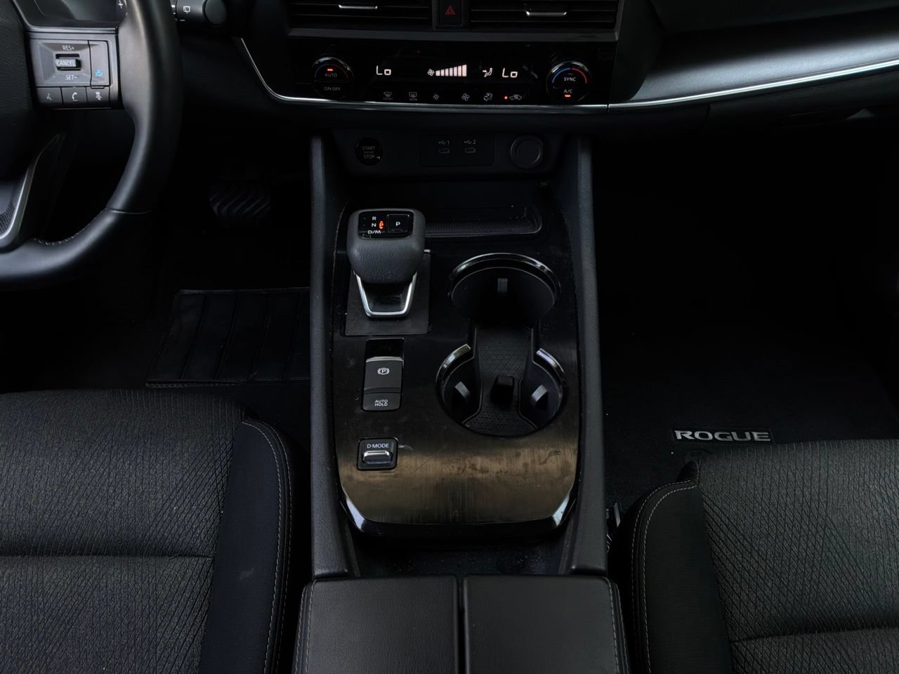 Used 2025 Nissan Rogue SV FWD image 15