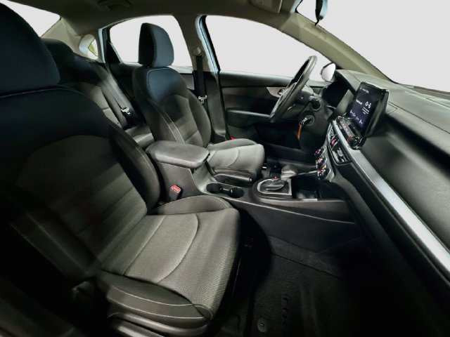 Certified 2023 Kia Forte LXS w/ LXS Technology Package FWD image 29