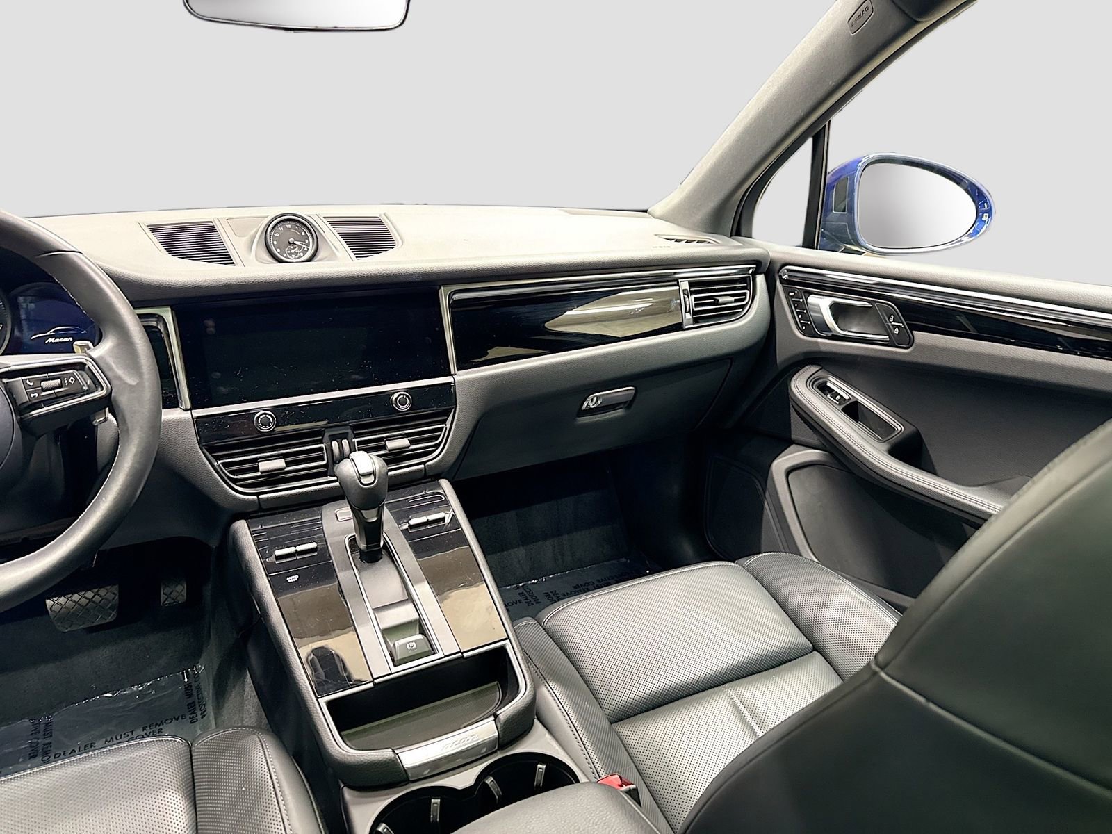 Used 2024 Porsche Macan AWD/4WD image 27