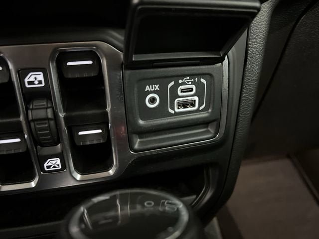 Used 2023 Jeep Gladiator Sport image 35