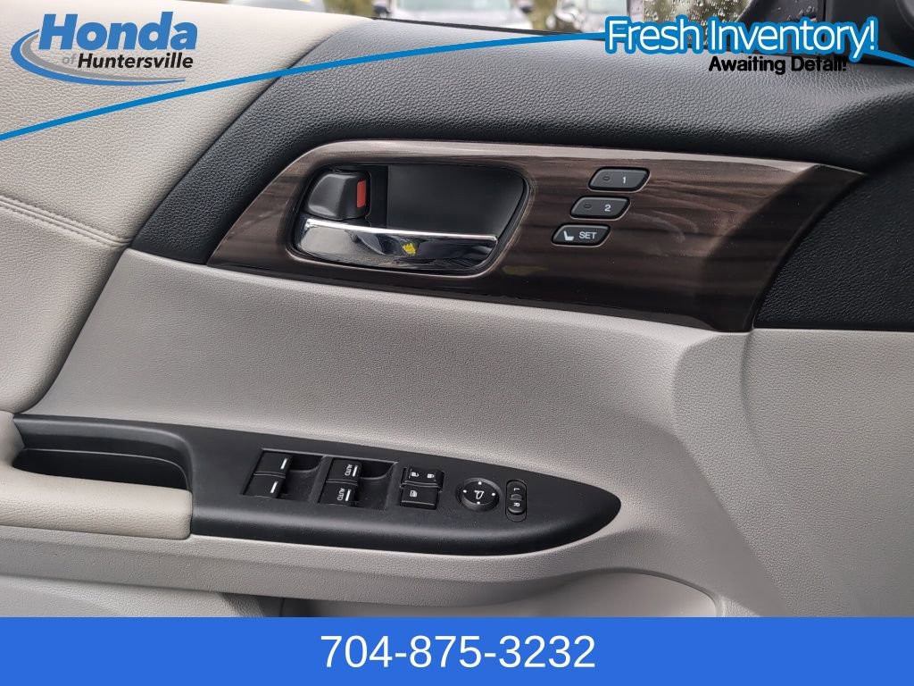 Used 2017 Honda Accord EX-L image 24