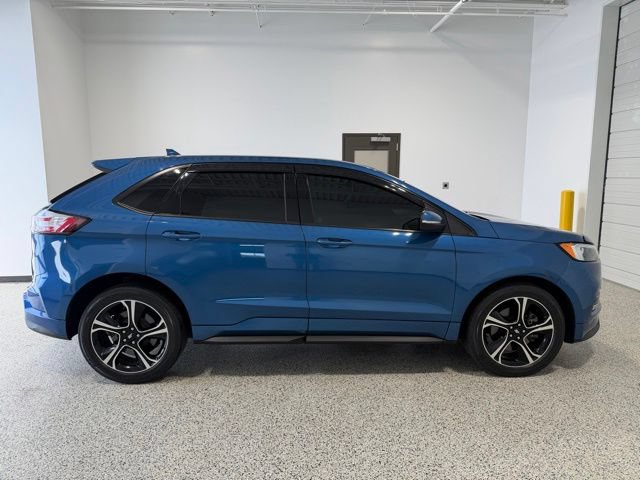 Used 2019 Ford Edge ST w/ Cold Weather Package AWD/4WD image 9