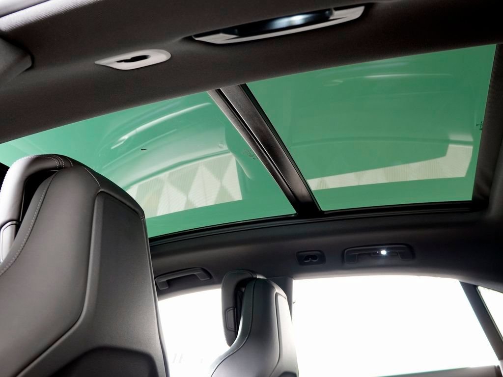 Certified 2026 Porsche Macan 4 Electric AWD/4WD image 19