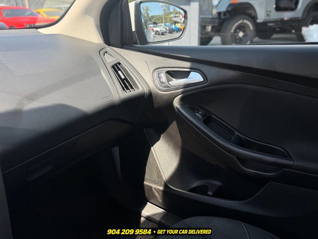 Used 2016 Ford Focus SE FWD image 14