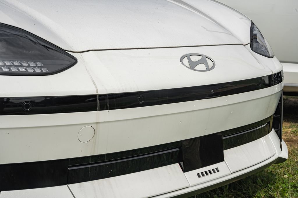 New 2024 Hyundai Ioniq 6 Limited image 11