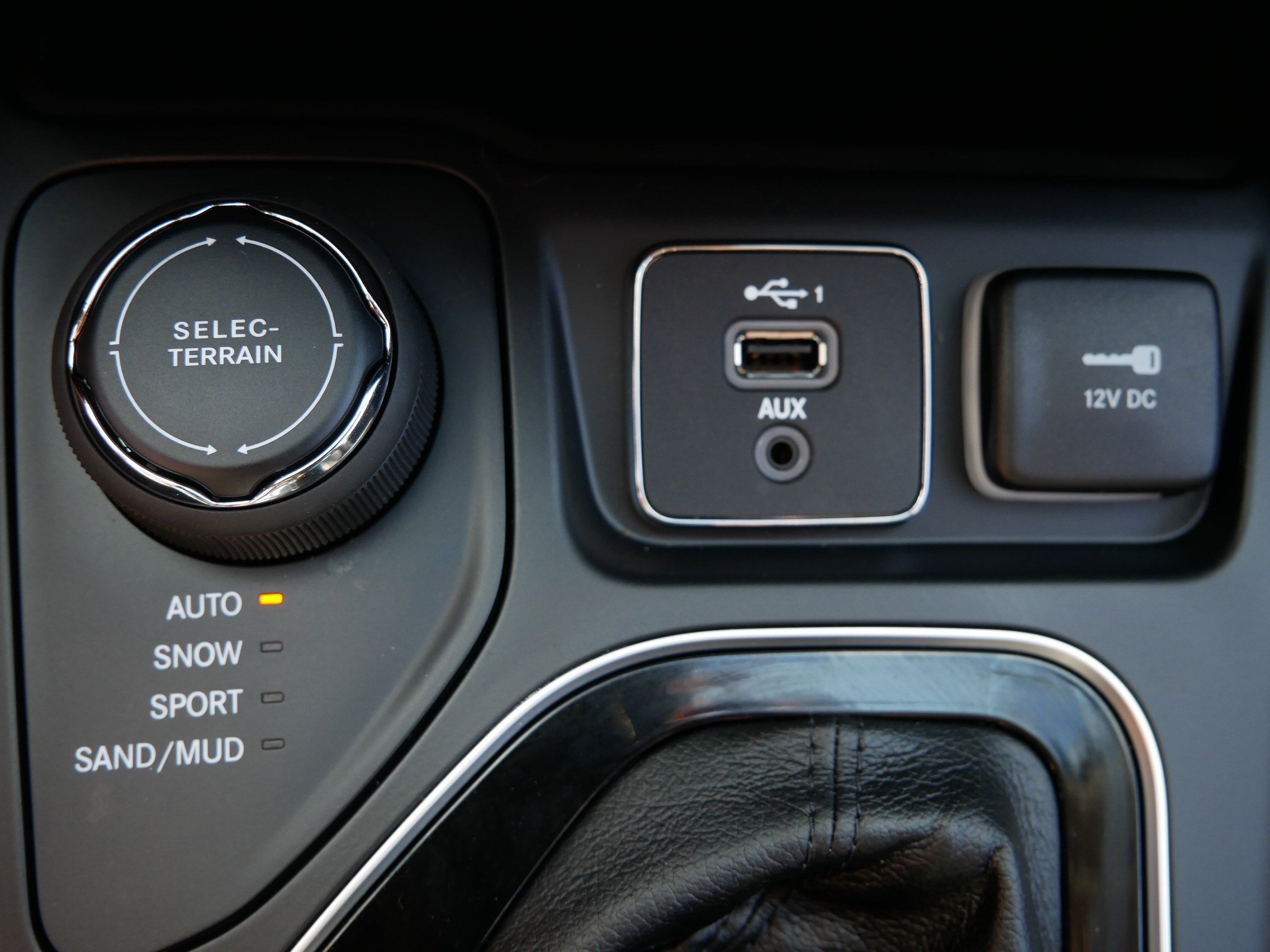 Used 2023 Jeep Cherokee Altitude Lux AWD/4WD image 29