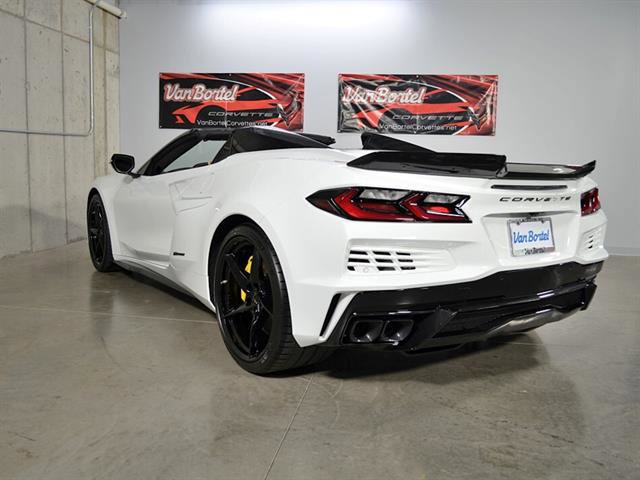 New 2025 Chevrolet Corvette E-Ray image 7