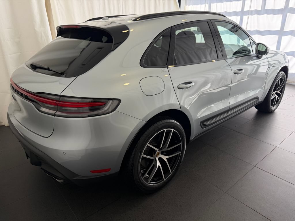 Certified 2026 Porsche Macan AWD/4WD image 9