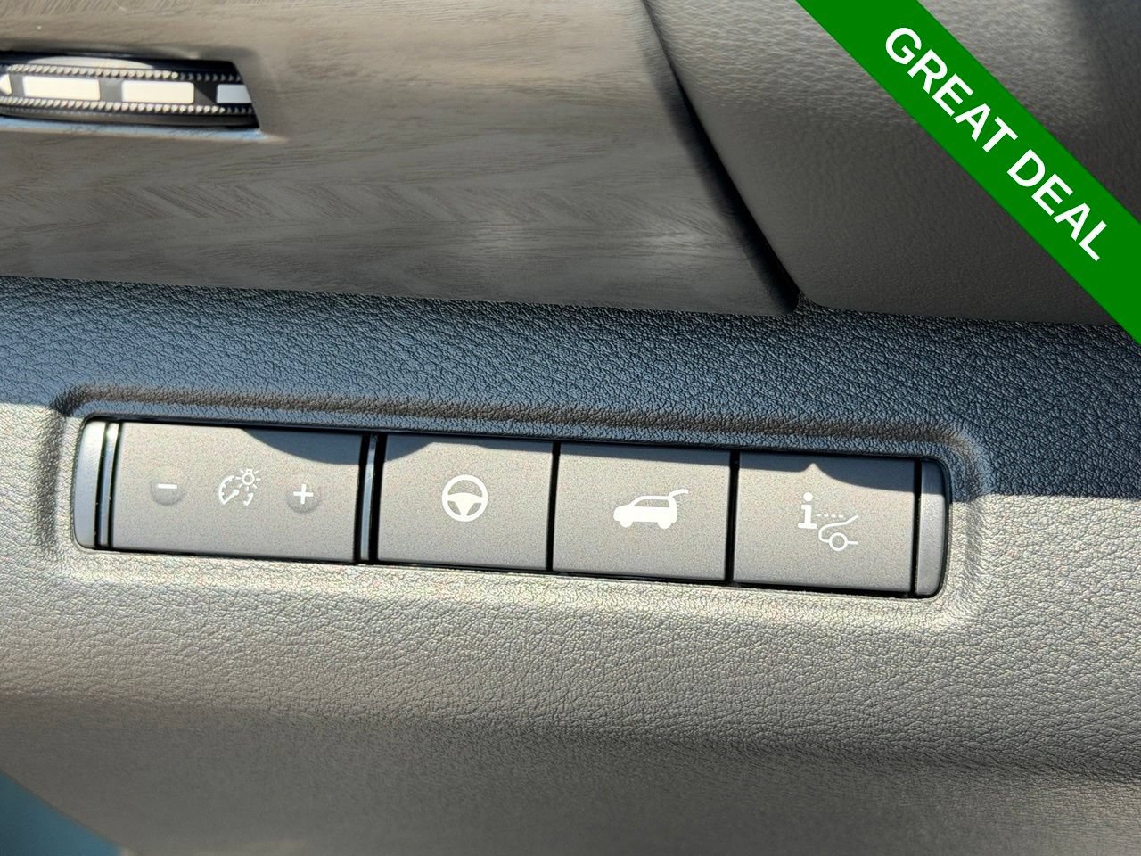 Used 2026 Nissan Pathfinder Platinum w/ Cargo Package FWD image 17