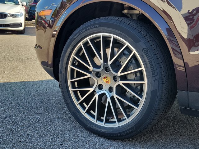 Certified 2023 Porsche Cayenne S Platinum AWD/4WD image 11