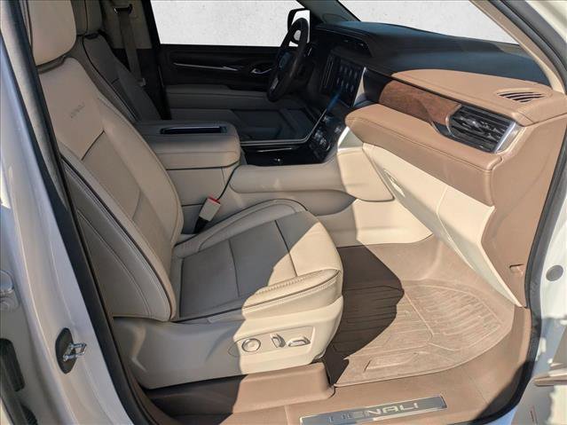 Used 2021 GMC Yukon Denali w/ Denali Premium Package image 18