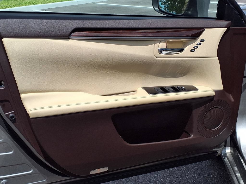 Used 2018 Lexus ES 350 w/ Premier Package FWD image 27