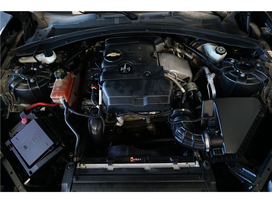 Used 2018 Chevrolet Camaro LT RWD image 10