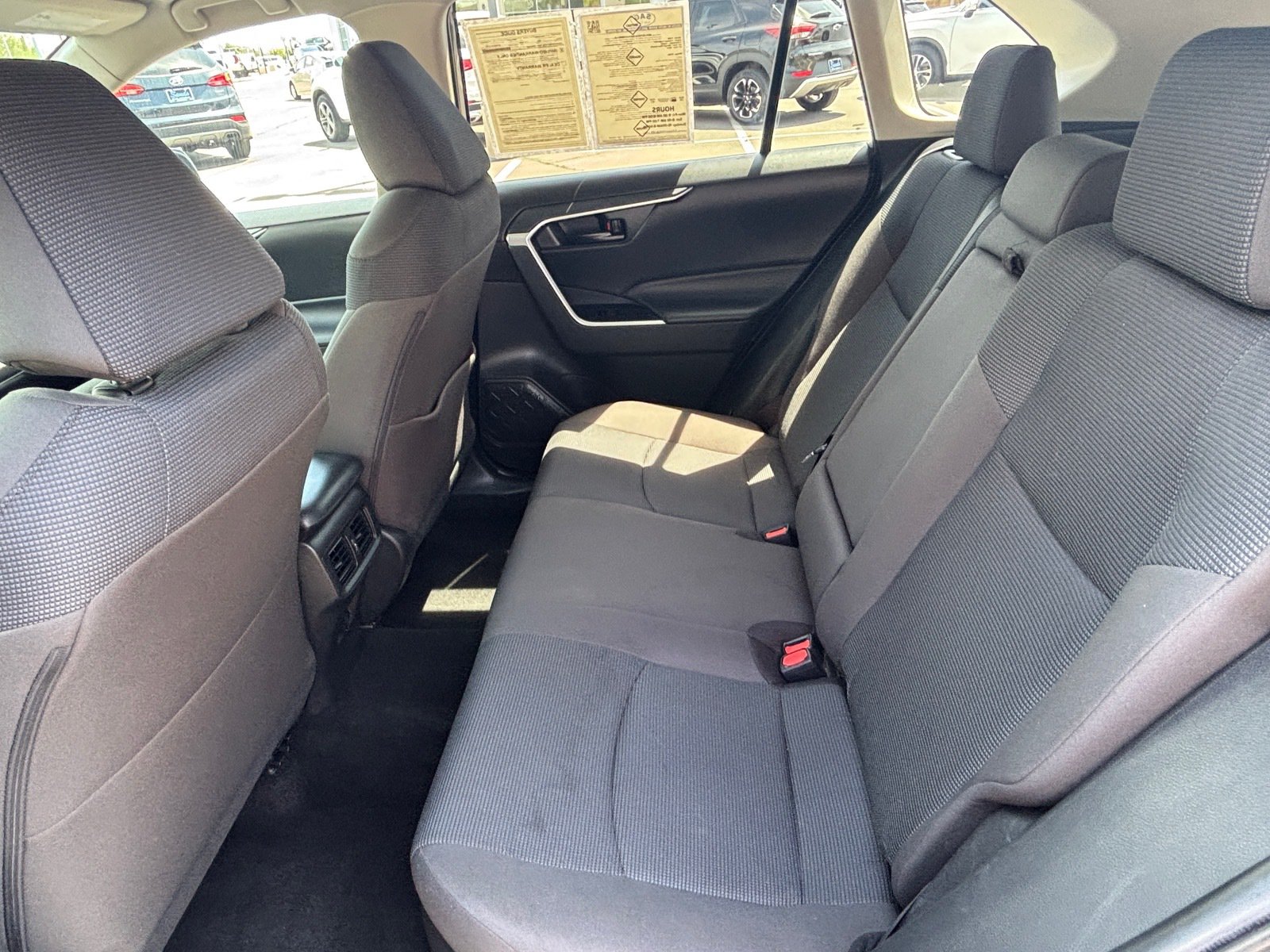 Used 2023 Toyota RAV4 LE AWD/4WD image 28