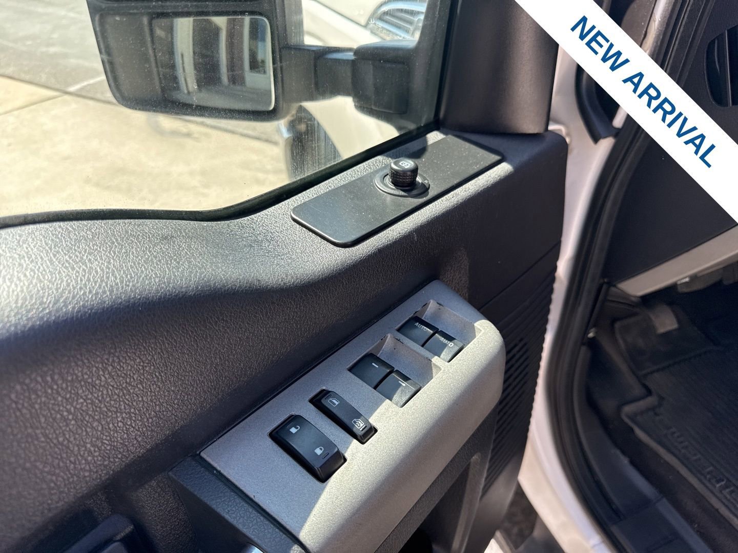 Used 2016 Ford F350 Lariat w/ Lariat Ultimate Package AWD/4WD image 18