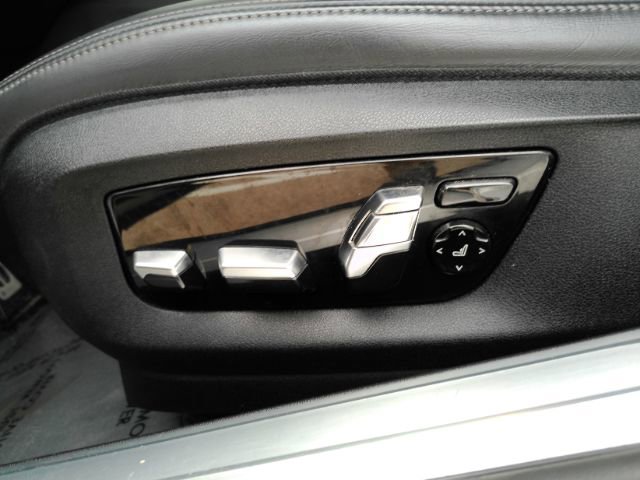 Used 2019 BMW 750i w/ Executive Package RWD image 16