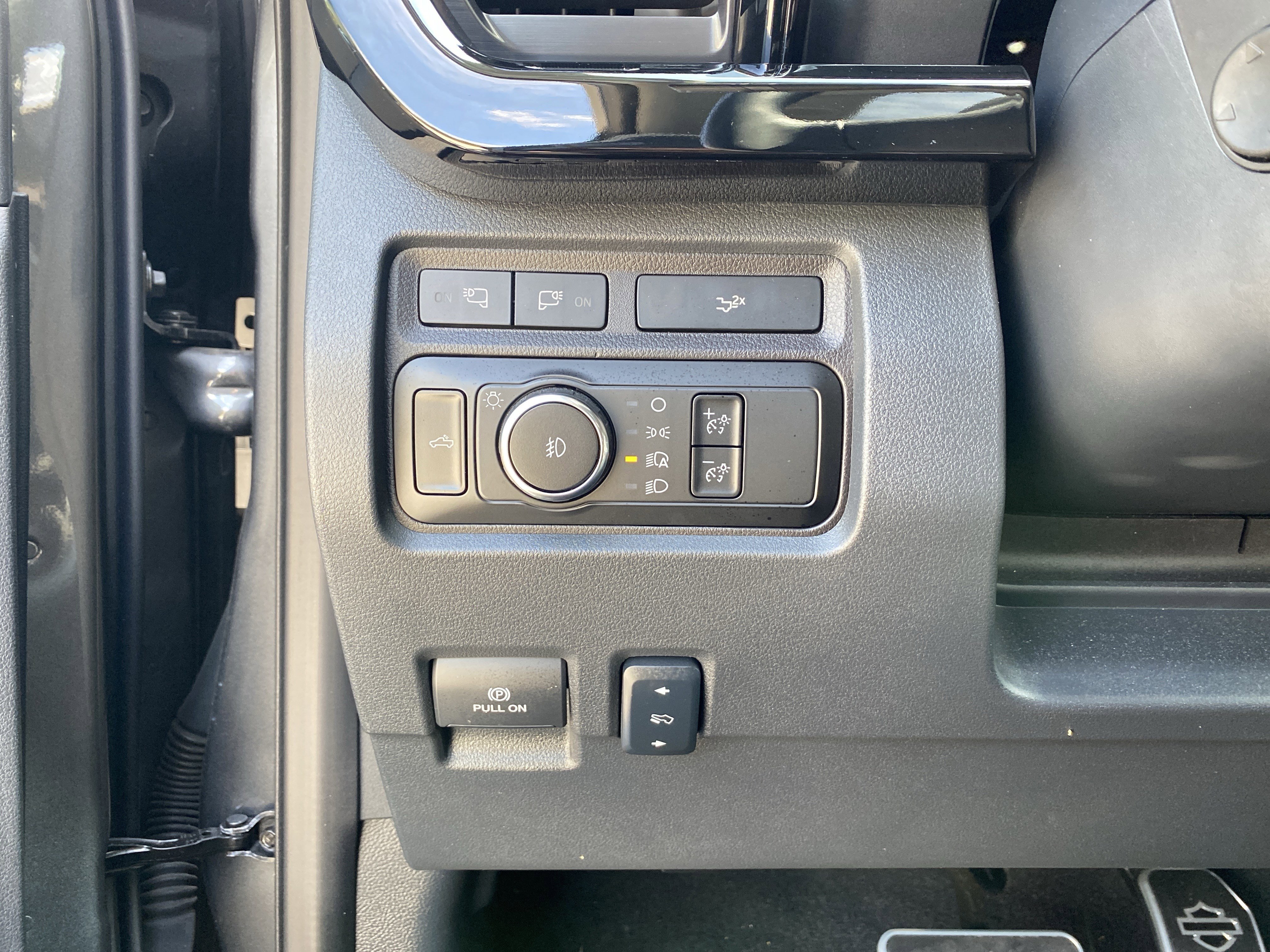 Used 2024 Ford F250 Lariat w/ Lariat Ultimate Package AWD/4WD image 29