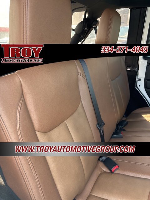 Used 2017 Jeep Wrangler Unlimited Rubicon w/ Connectivity Group image 40