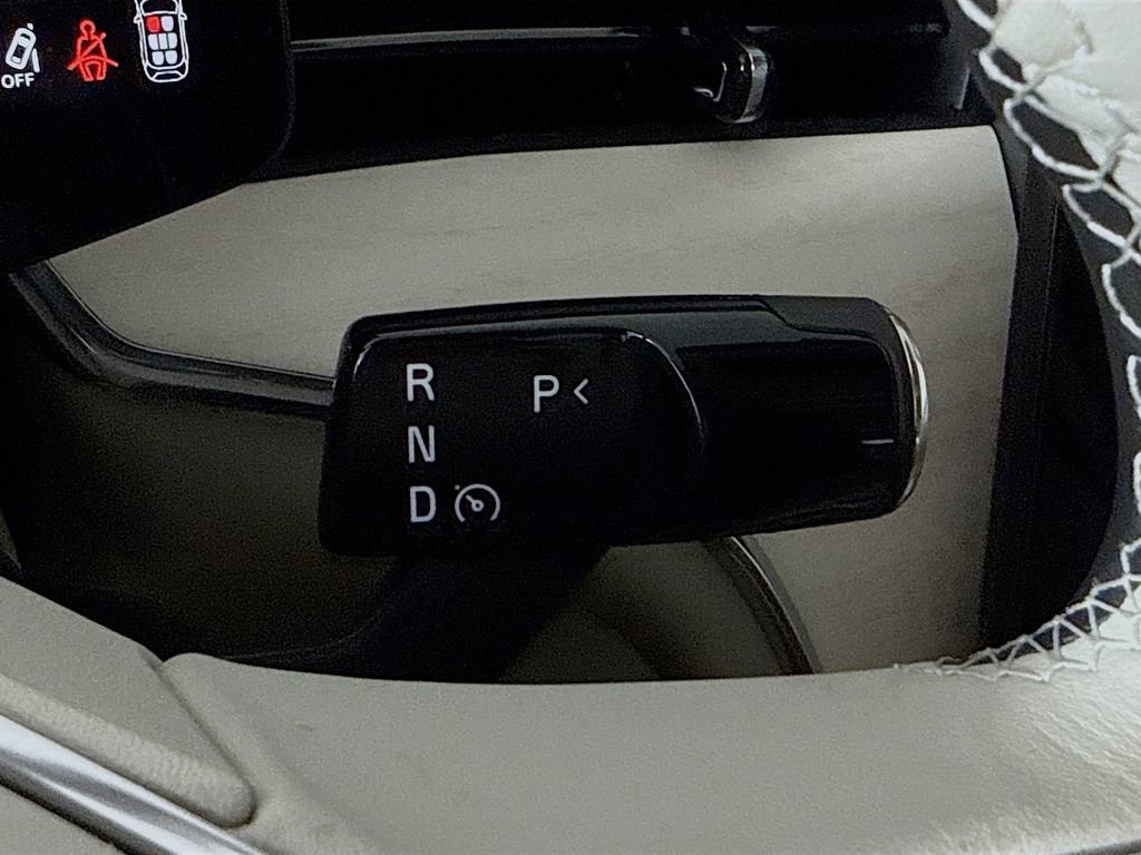 New 2025 Volvo EX90 Plus image 16