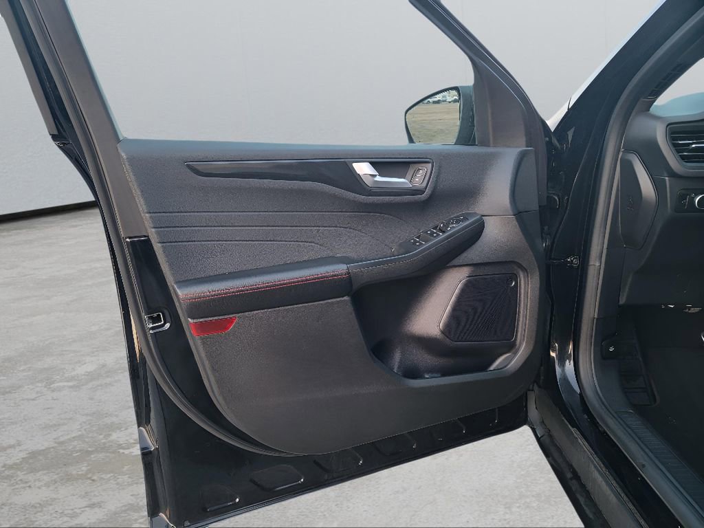 Used 2023 Ford Escape ST-Line w/ Tech Pack #1 image 11