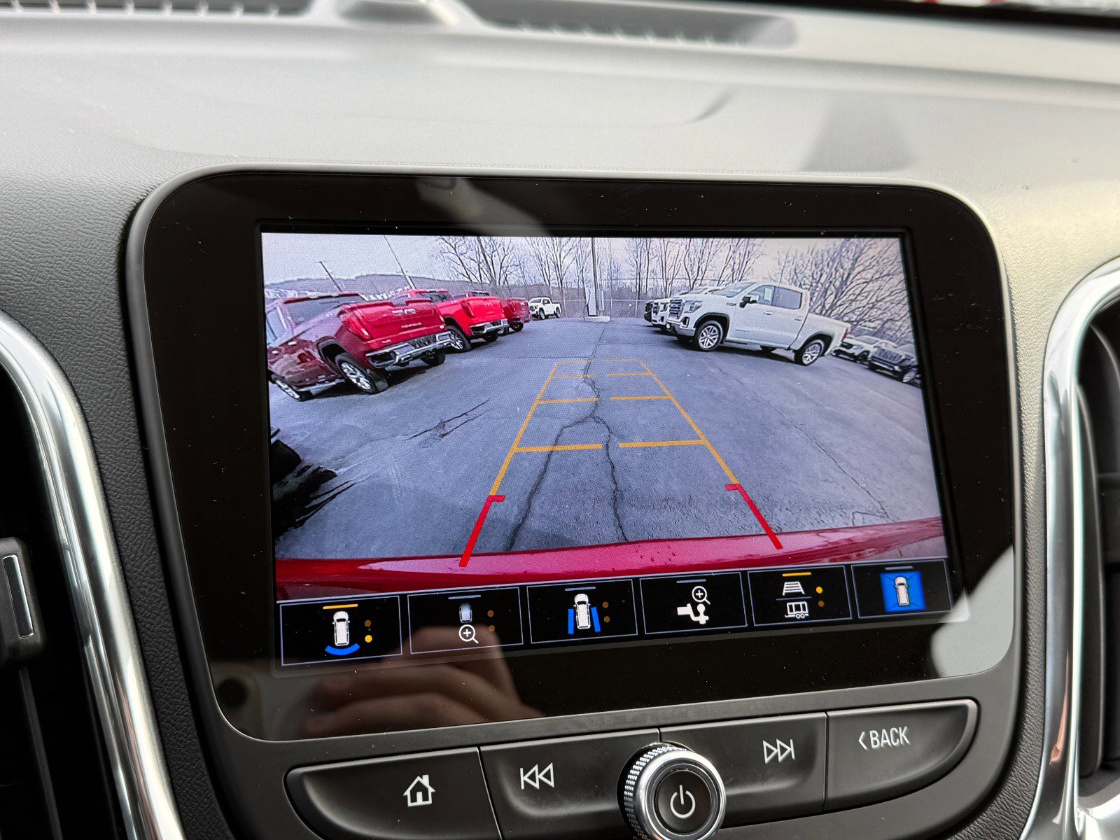 Used 2023 Chevrolet Equinox LT image 34