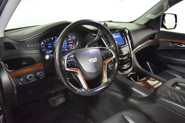 Used 2017 Cadillac Escalade Premium Luxury AWD/4WD image 14