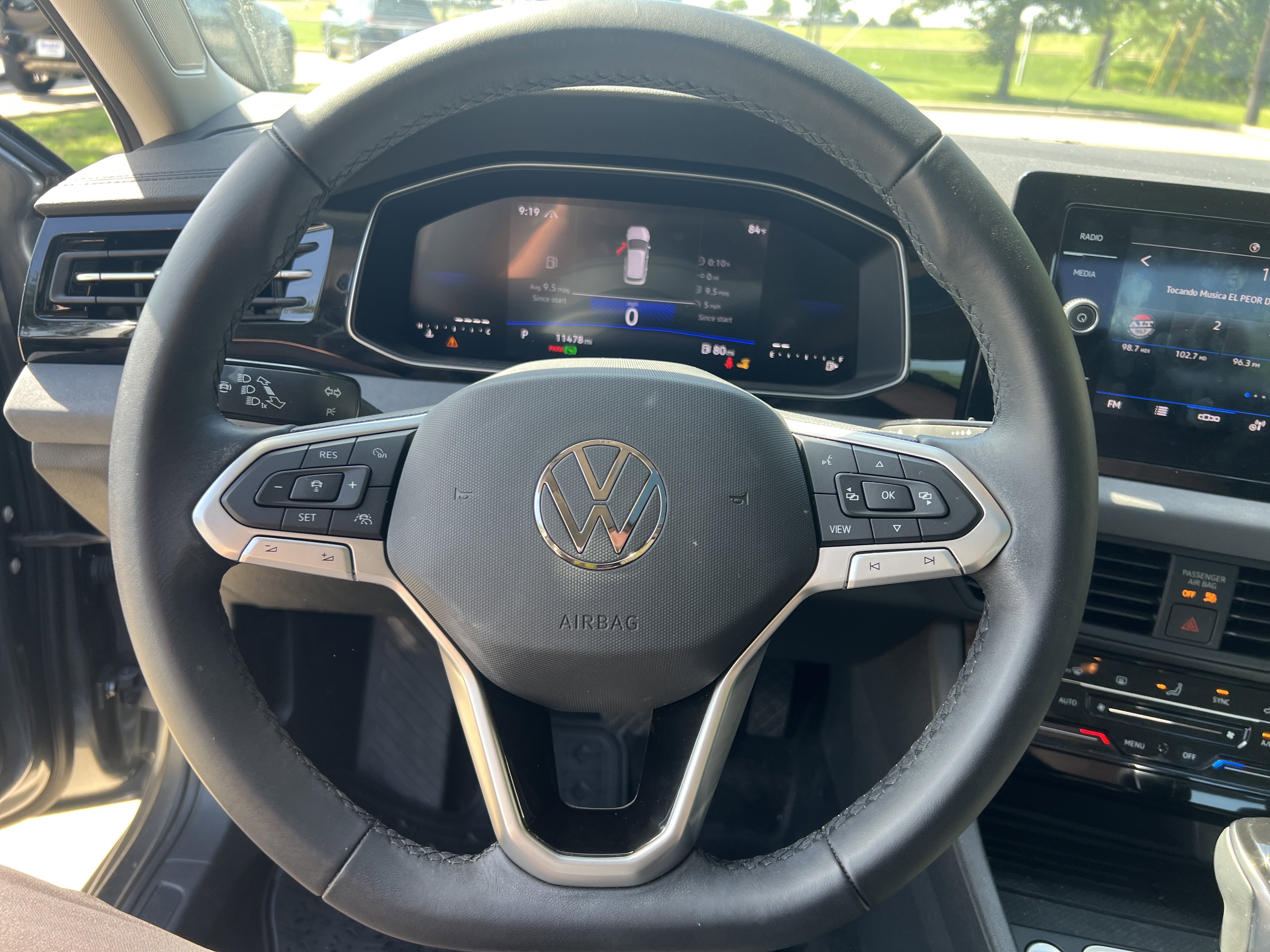 Used 2025 Volkswagen Jetta SE w/ Sunroof Package FWD image 16