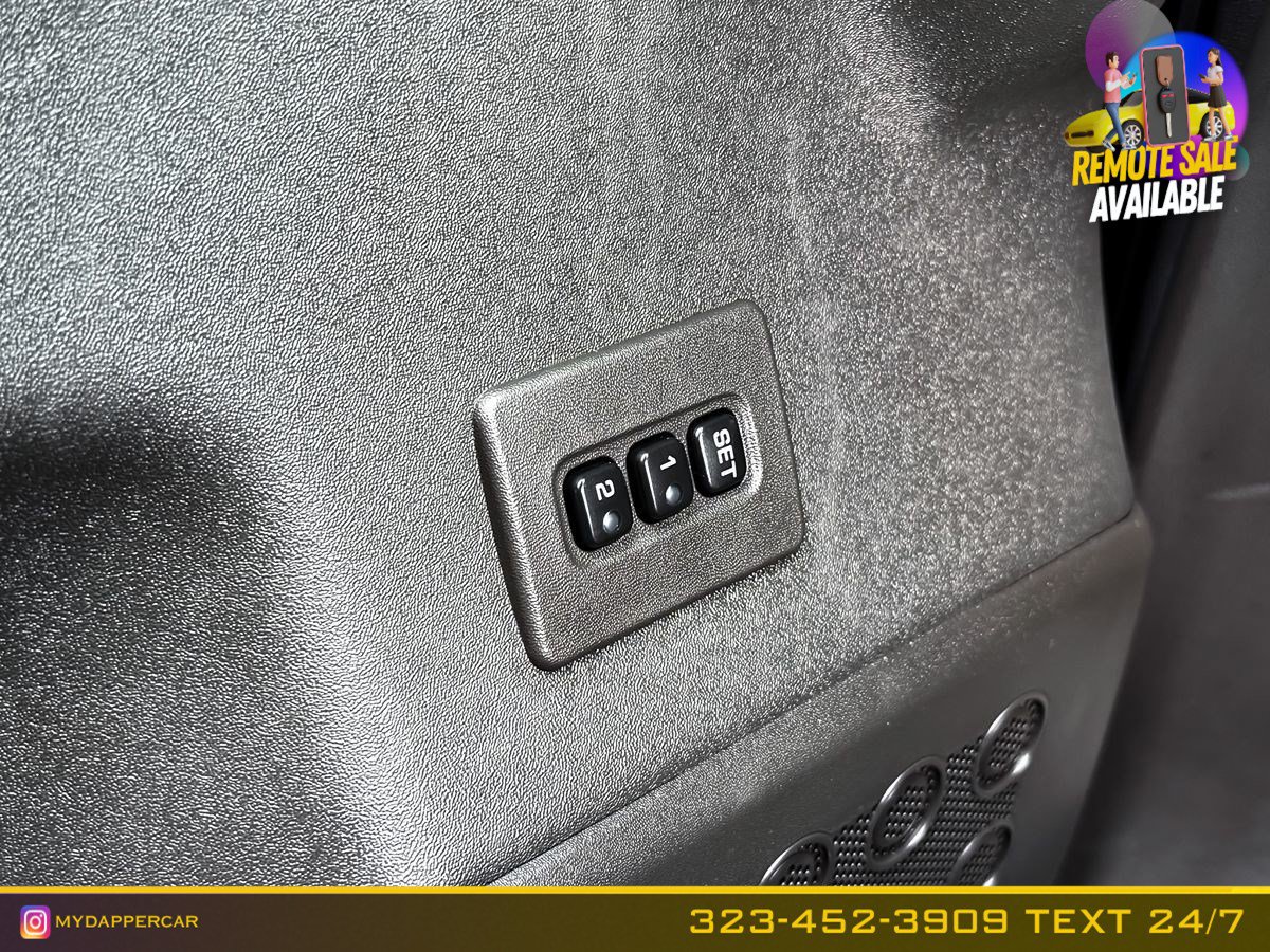 Used 2004 INFINITI QX56 2WD w/ Smart Vision Pkg image 31