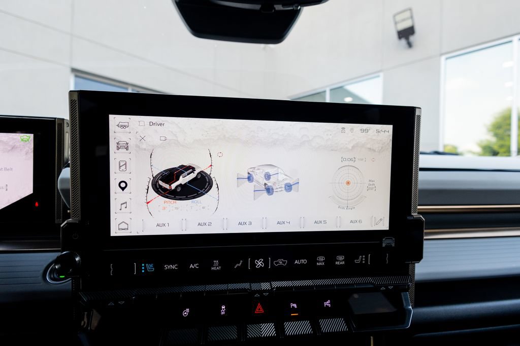 Used 2025 GMC Hummer EV 3X AWD/4WD image 33
