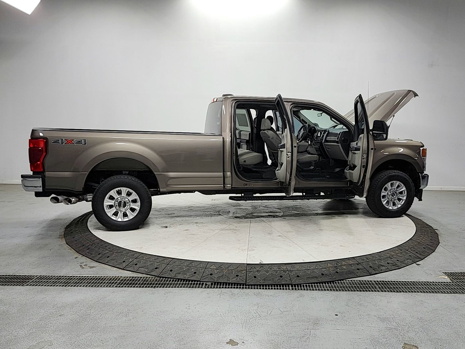 Used 2021 Ford F250 XLT image 16