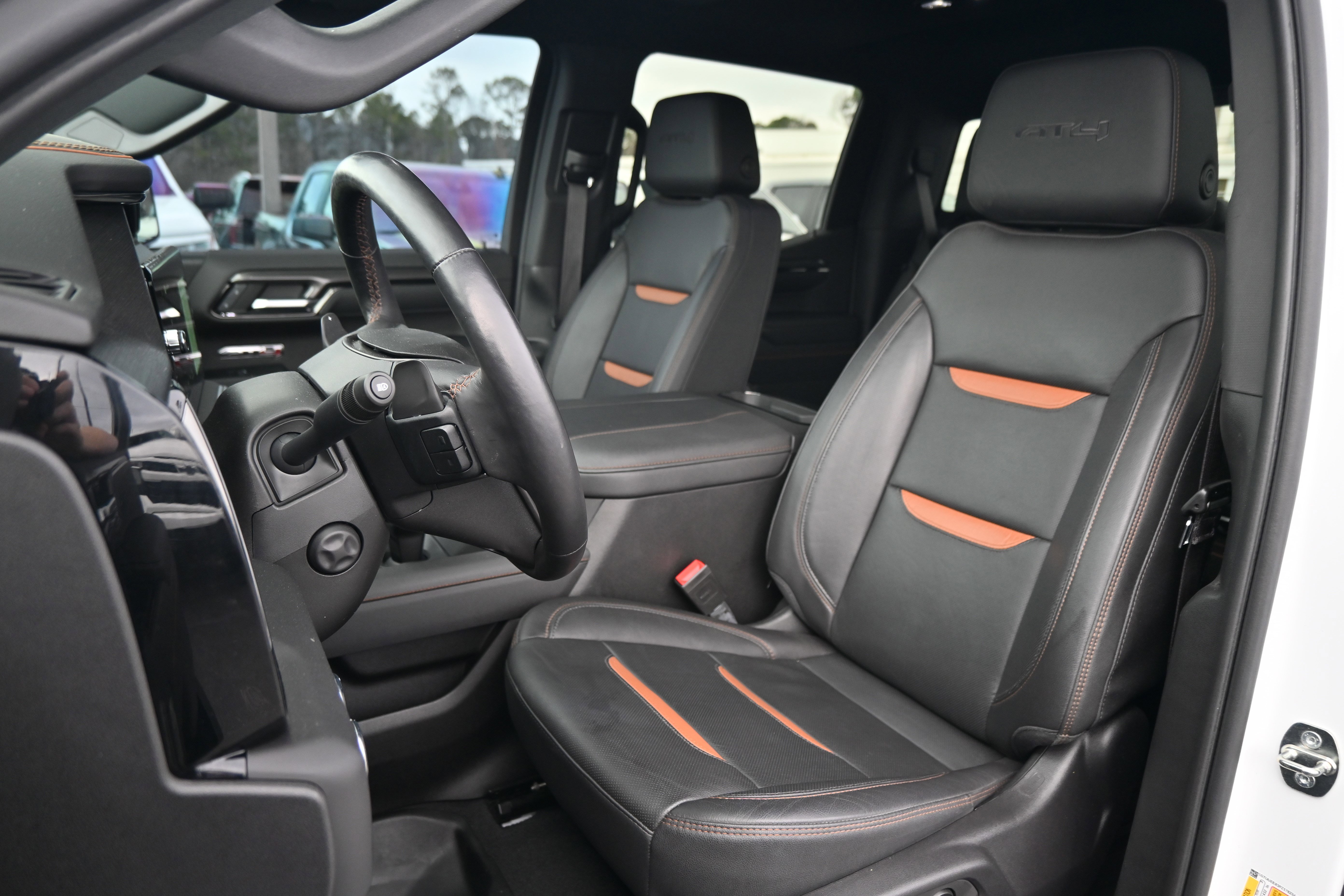 Used 2023 GMC Sierra 1500 AT4 w/ AT4 Premium Package image 9