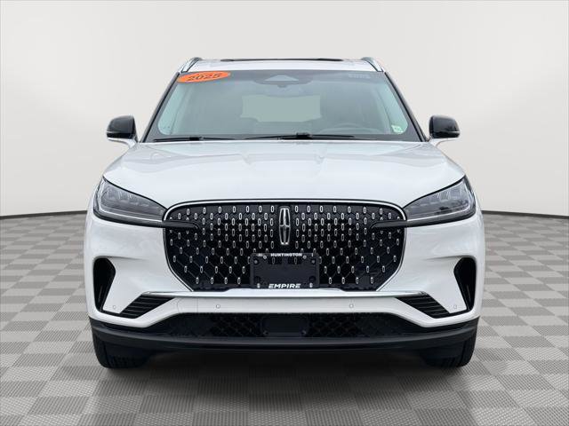 Used 2025 Lincoln Aviator AWD w/ Equipment Group 101A image 2